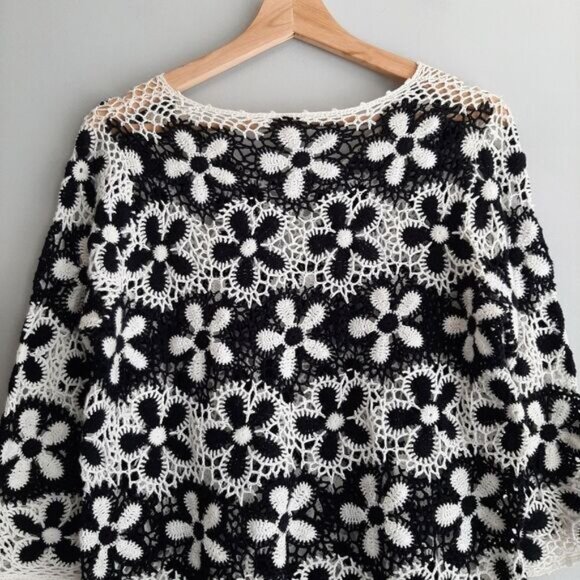 Vintage Boho Floral Net See-Through Lace Crochet Crop Top B&W Sz M Flawed - Picture 10 of 11
